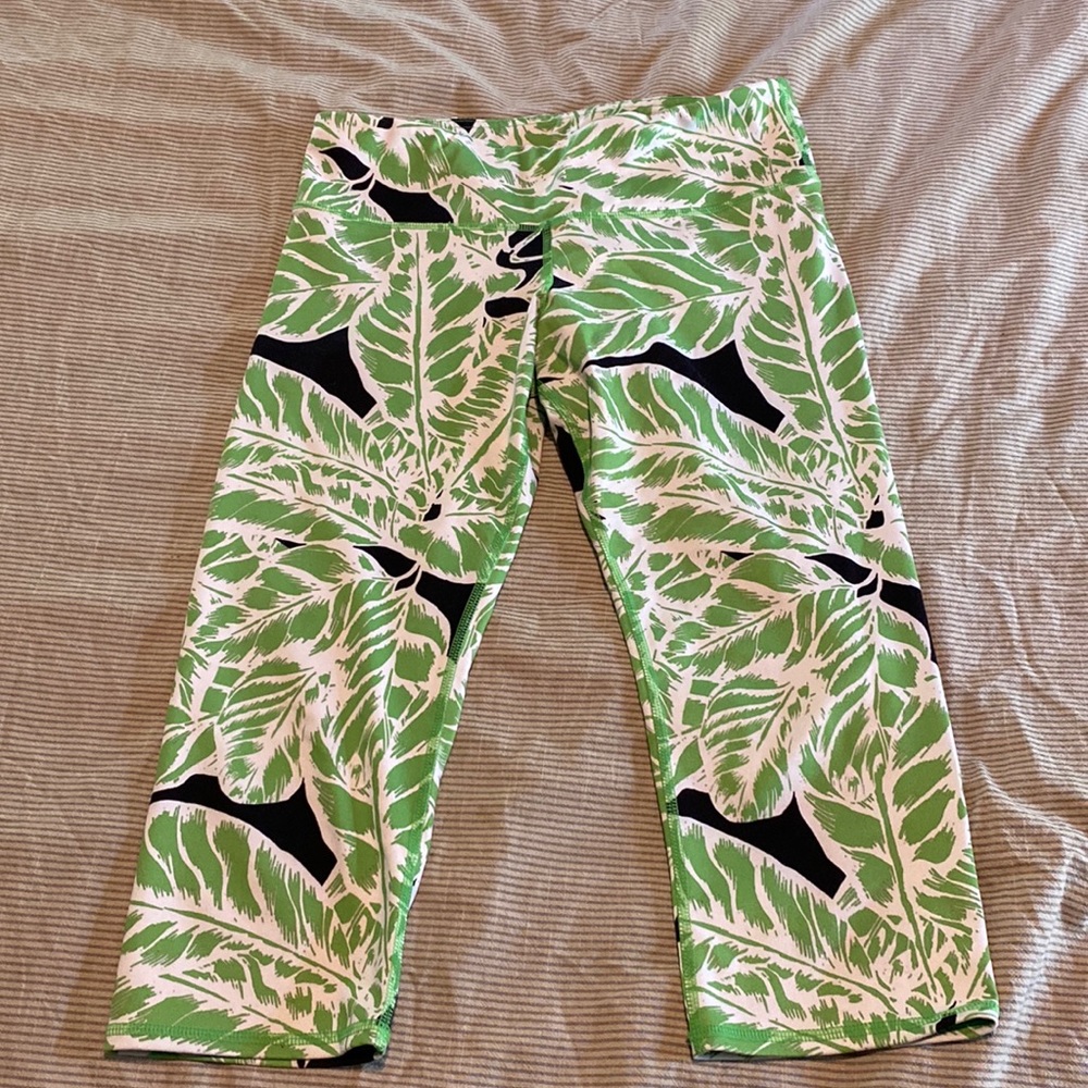 Alo yoga capri legging. Women’s size M.